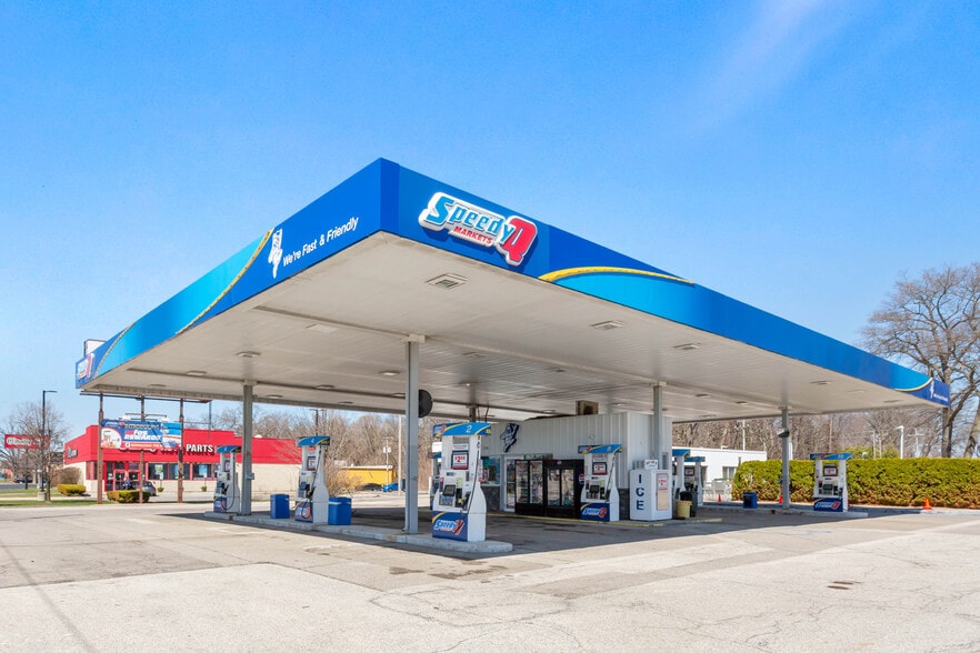 More Photos Of 3786 Pine Grove Ave, Fort Gratiot Convenience Store For Sale