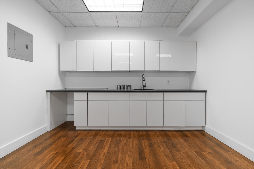 More Photos Of 164 20th St, Brooklyn Office For Lease