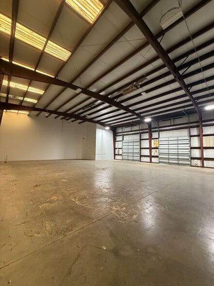 More Photos Of 5 Enterprise Ln, Hilton Head Island Warehouse For Lease