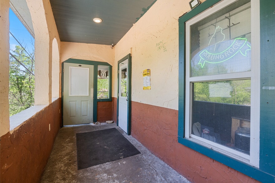 More Photos Of 10 Mountain St, Eureka Springs Restaurant For Sale