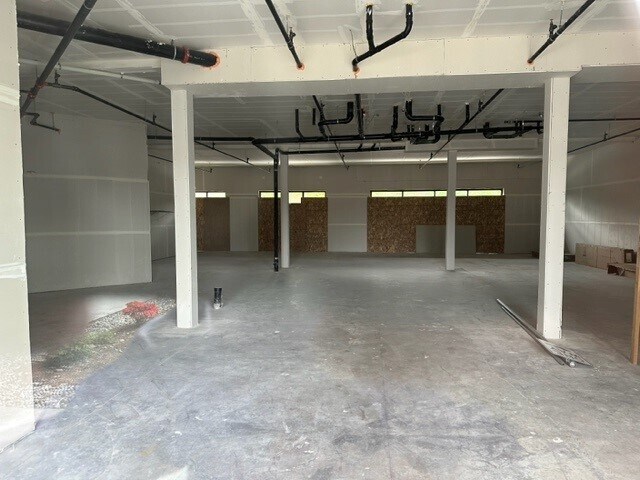 More Photos Of 989 S Burlington Blvd, Burlington Apartments For Lease