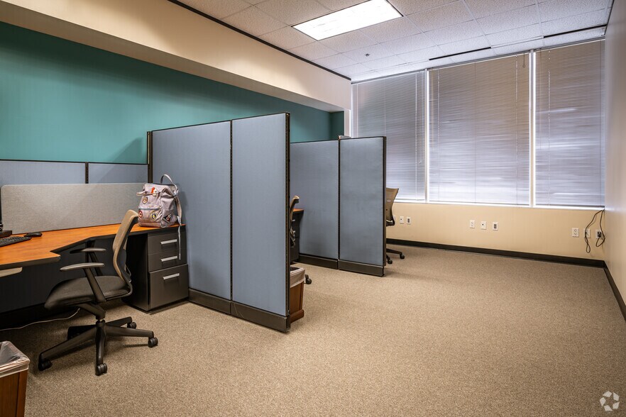 More Photos Of 100 Glenborough Dr, Houston Office For Lease