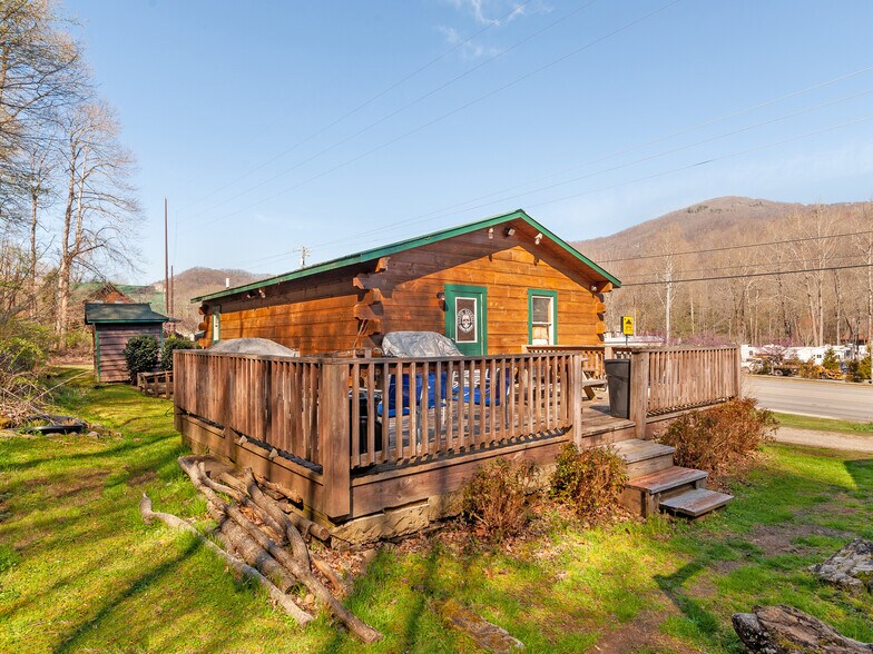 More Photos Of 1369 Soco Rd, Maggie Valley General Retail For Sale