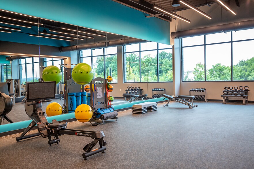 More Photos Of 501 Marketplace Ave, Coraopolis Office For Lease