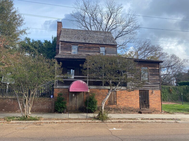 More Photos Of 613-615 Jefferson St, Natchez Restaurant For Sale