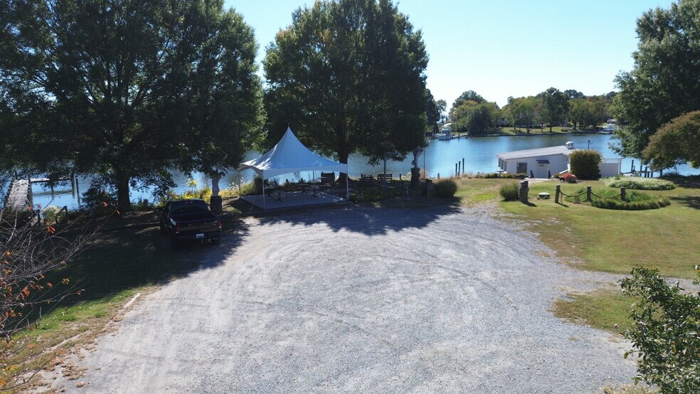 More Photos Of 38869 Morris Point Rd, Abell Restaurant For Sale