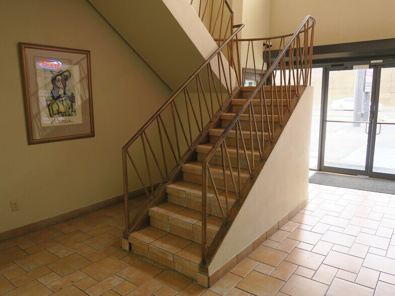 More Photos Of 5610-5613 Southwest Fwy, Houston Flex For Lease