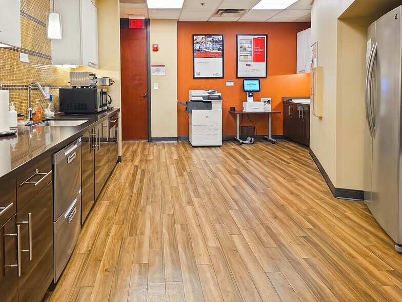 More Photos Of 11555 Medlock Bridge Rd, Duluth Coworking Space