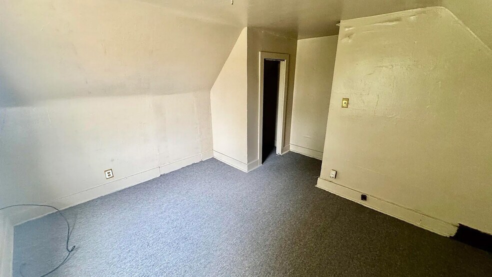 More Photos Of 1600 9th St, Rock Island Apartments For Sale