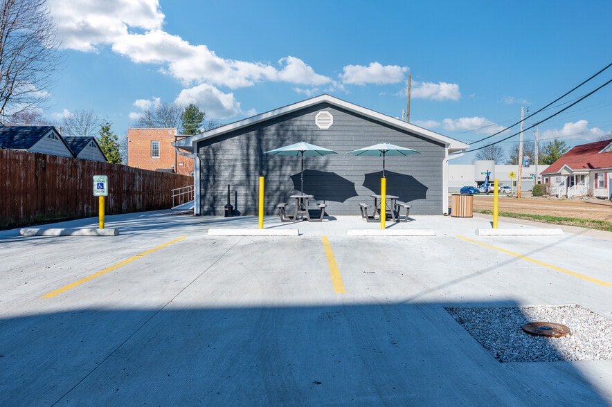 More Photos Of 213 E Market St, Troy Office For Sale