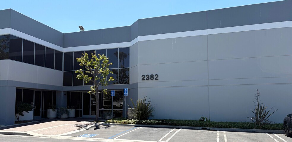More Photos Of 2340-2386 E Walnut Ave, Fullerton Unknown For Lease