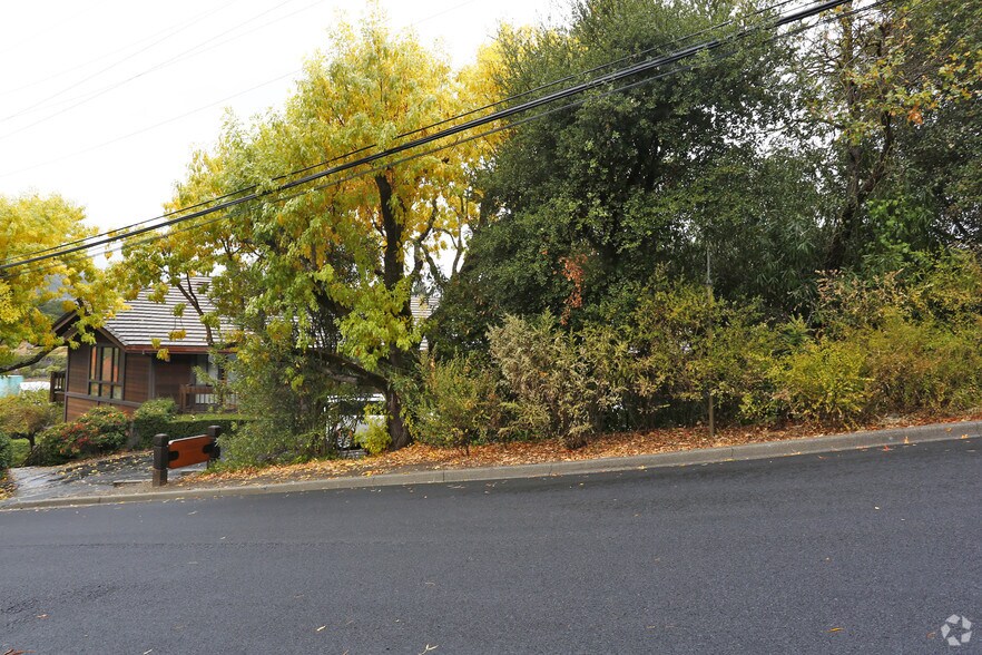 More Photos Of 1 Bates Blvd, Orinda Office For Lease