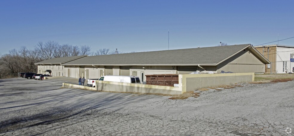 More Photos Of 11632 Grandview Rd, Kansas City Industrial For Sale