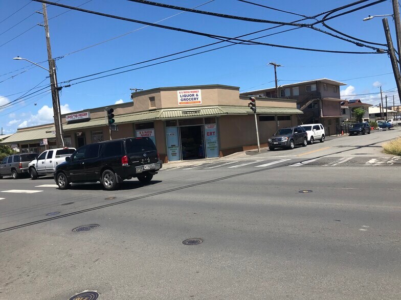 More Photos Of 1326-1330 Middle St, Honolulu Storefront For Sale