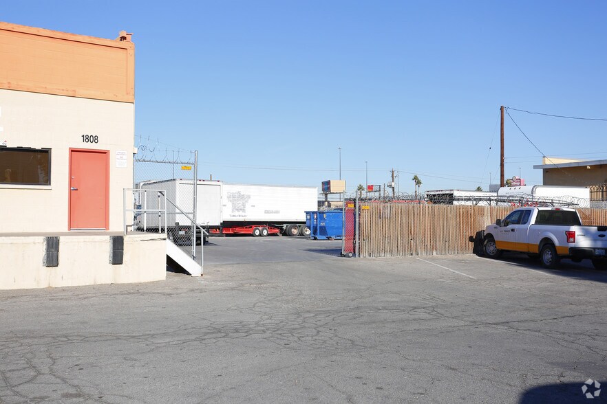 More Photos Of 1808-1816 Industrial Rd, Las Vegas Warehouse For Lease