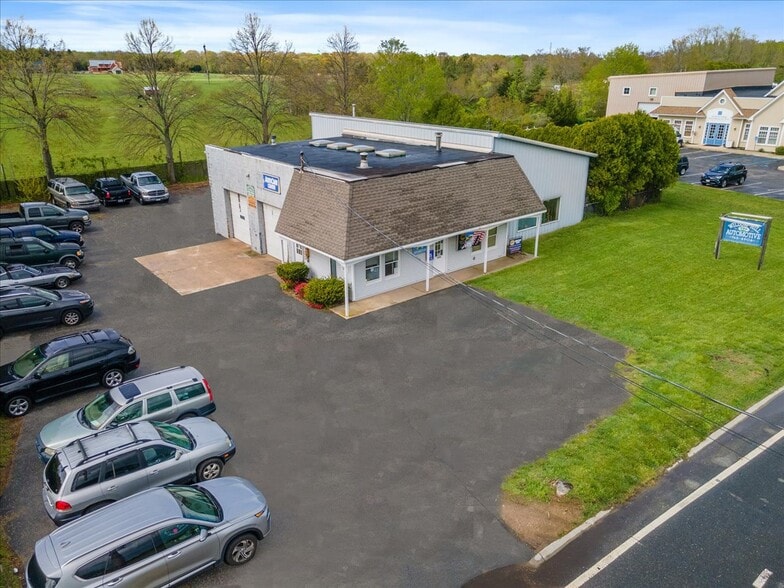 More Photos Of 45845 Cr-48, Southold Auto Repair For Sale