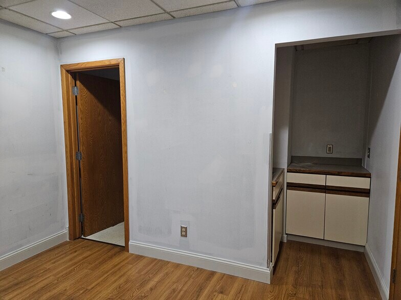 More Photos Of 5820 Gratiot Rd, Saginaw Medical For Sale
