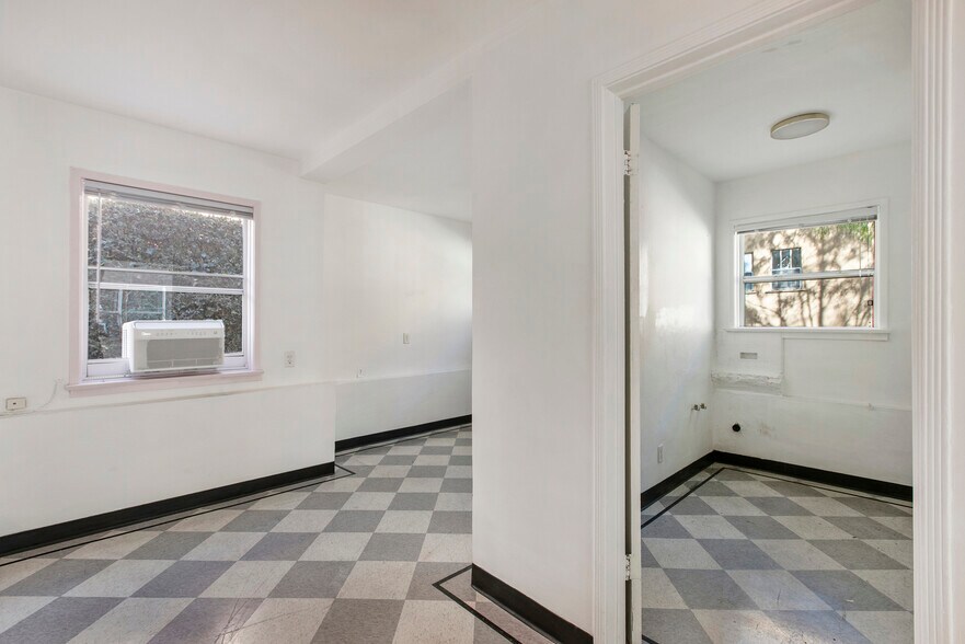 More Photos Of 1933 Hillhurst Ave, Los Angeles Office For Lease