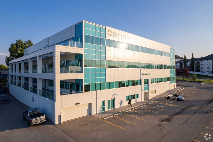 More Photos Of 75 Crowfoot Rise NW, Calgary Office For Lease