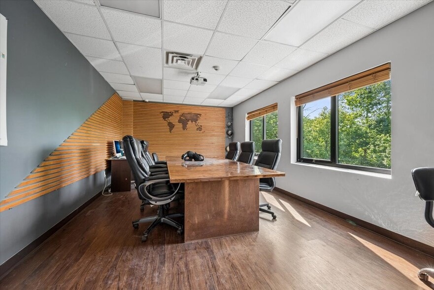 More Photos Of 144 12th St, Piscataway Light Distribution For Lease