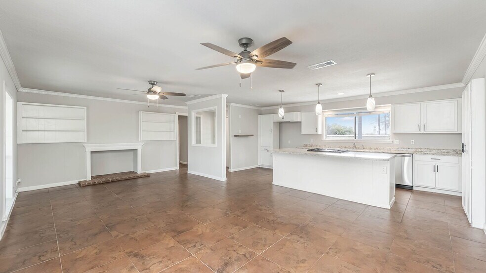 More Photos Of 916 Toepperwein Rd, Converse Loft Creative Space For Lease