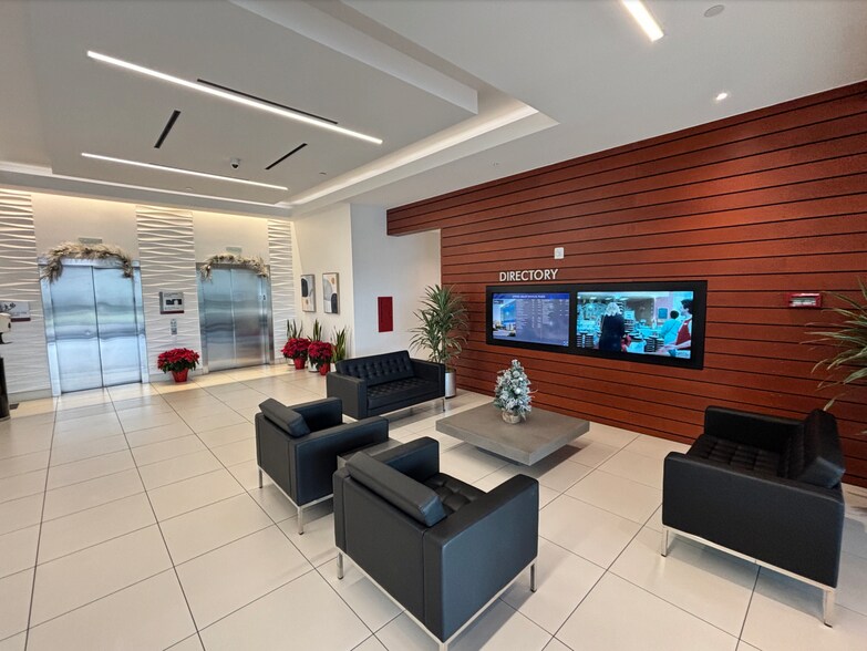 More Photos Of 9230 Katy Fwy, Houston Office For Sale