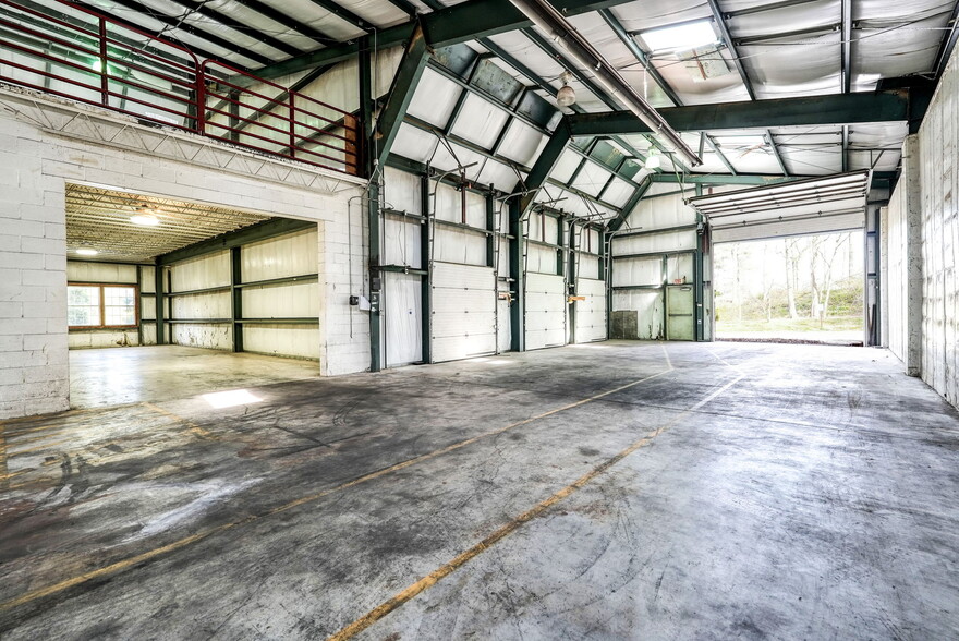 More Photos Of 2 Brewery Ln, Elverson Distribution For Lease