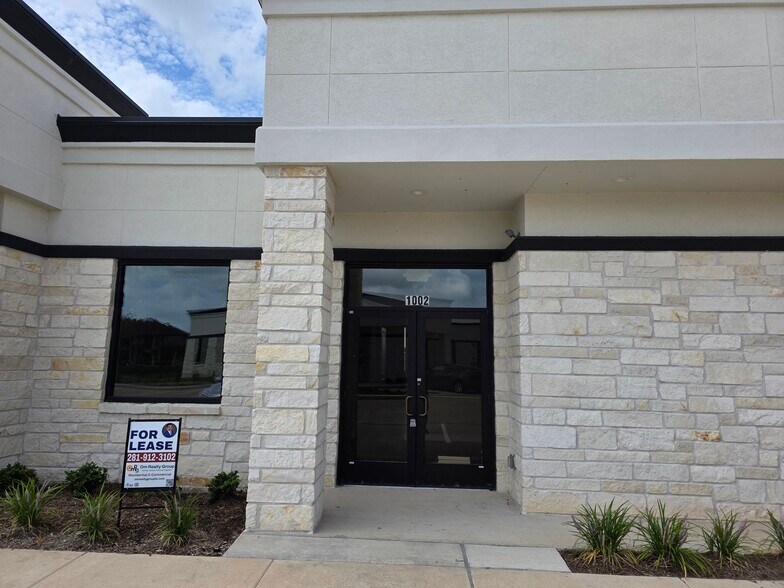 More Photos Of 5501 Cabrera Dr, Sugar Land Medical For Lease