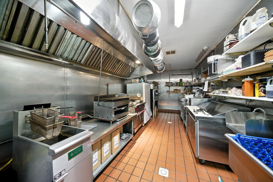More Photos Of 260 Espanong Rd, Lake Hopatcong Restaurant For Sale