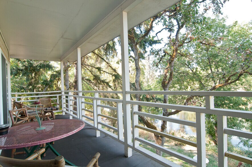 More Photos Of 2600 Rogue River Hwy, Grants Pass Hospitality For Sale