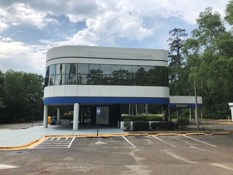 Primary Photo Of 3534 Thomasville Rd, Tallahassee Bank For Lease