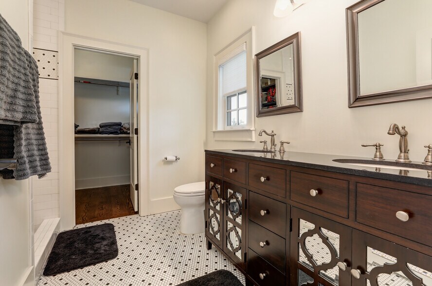 More Photos Of 2972 Lookout Pl NE, Atlanta Office Residential For Sale
