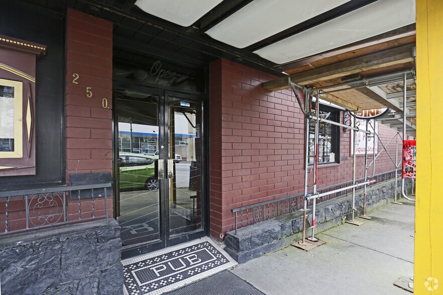 More Photos Of 250 Columbia St, New Westminster Apartments For Lease