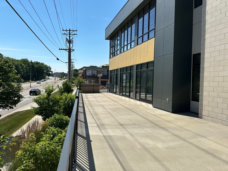 More Photos Of 5273 University Ave, Madison Apartments For Lease