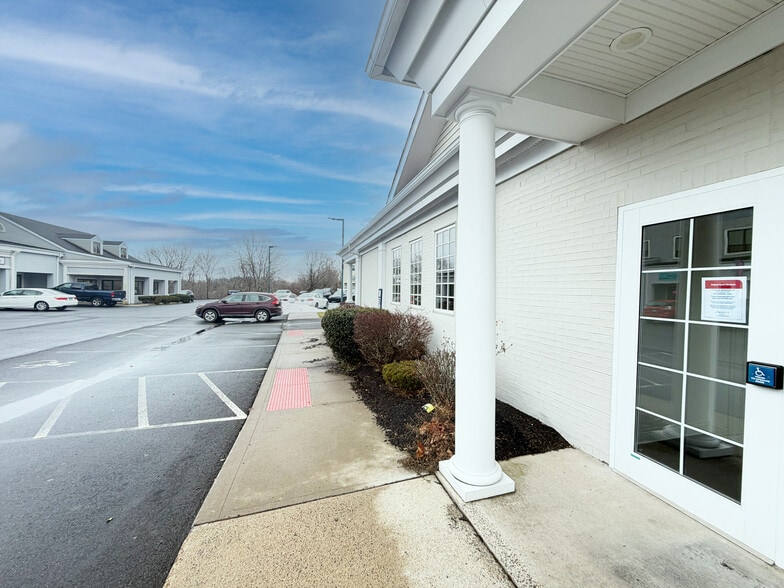 More Photos Of 445 W Main St, Branford Office For Lease