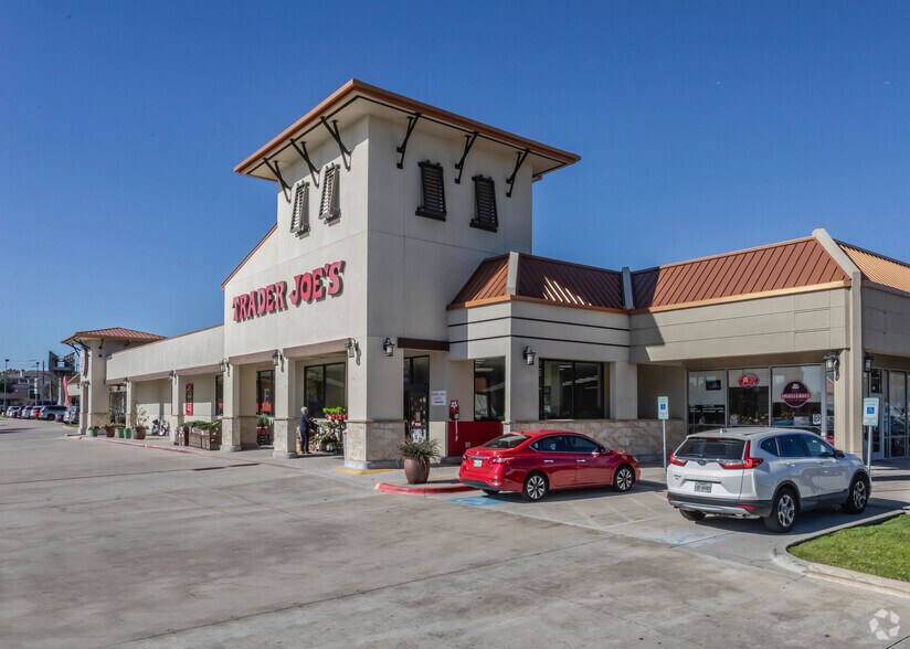 More Photos Of 14902 Preston Rd, Dallas Unknown For Lease