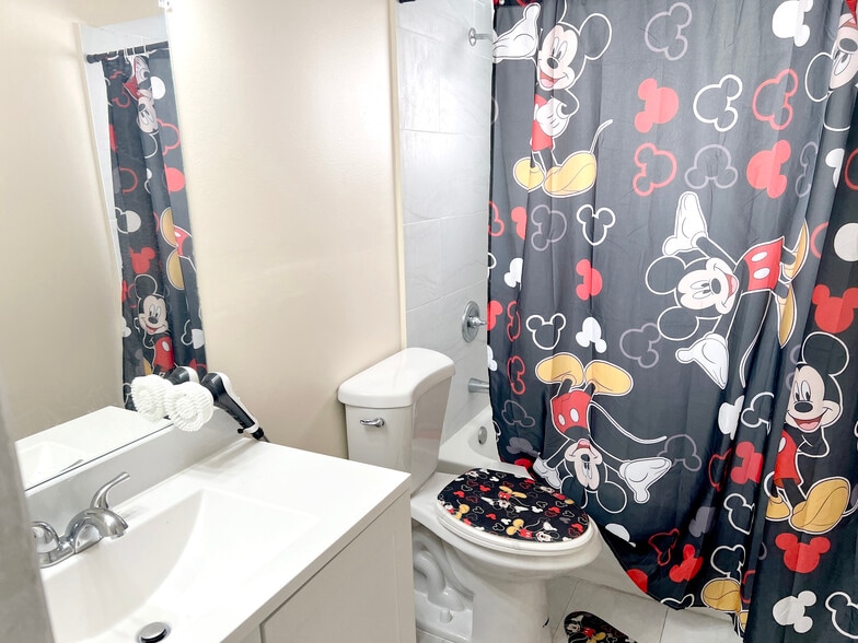 More Photos Of 2134 Lincoln St, Hollywood Apartments For Sale