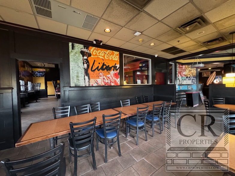 More Photos Of 23 Crystal Run Xing, Middletown Restaurant For Lease