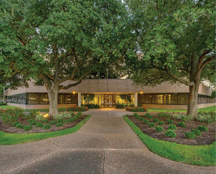 Primary Photo Of 2424 Wilcrest Dr, Houston Office For Lease