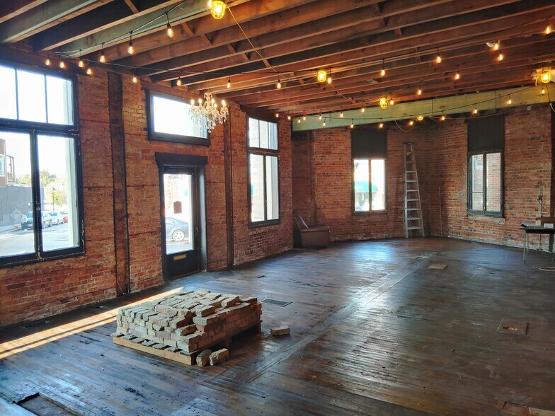More Photos Of 1 S Park Ave, Lombard Office Residential For Sale