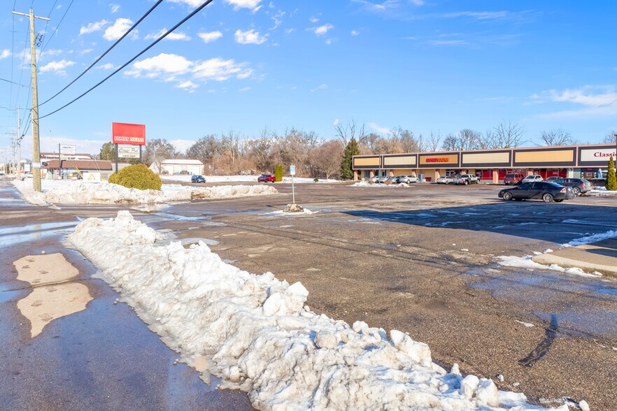More Photos Of 16209-16235 S US 27, Lansing Unknown For Lease