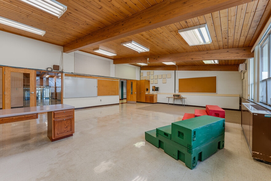 More Photos Of S5864 State Highway 23, Loganville Light Distribution For Sale