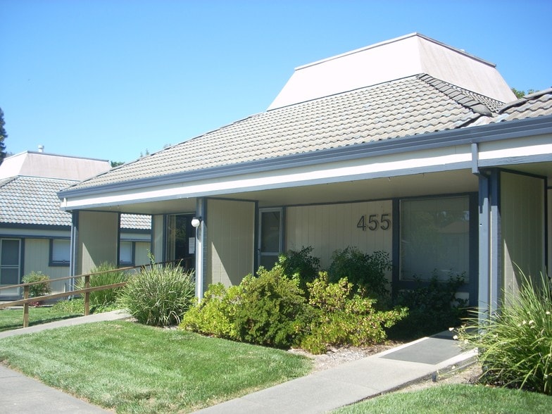 Primary Photo Of 455 March Ave, Healdsburg Medical For Sale