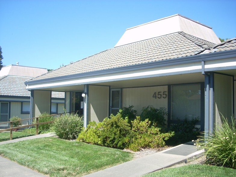 More Photos Of 455 March Ave, Healdsburg Medical For Sale