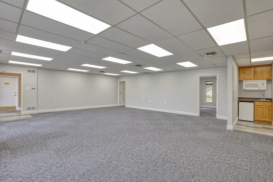 More Photos Of 4051 Executive Park Dr, Harrisburg Office For Lease