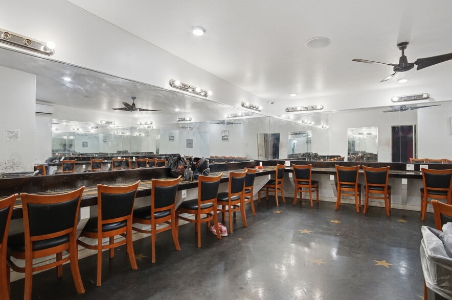 More Photos Of 1900 SE 59th Dr, Oklahoma City Bar For Sale