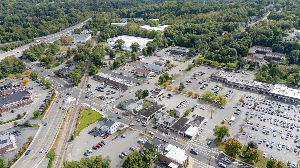 More Photos Of 390 Ramapo Valley Rd, Oakland Freestanding For Lease