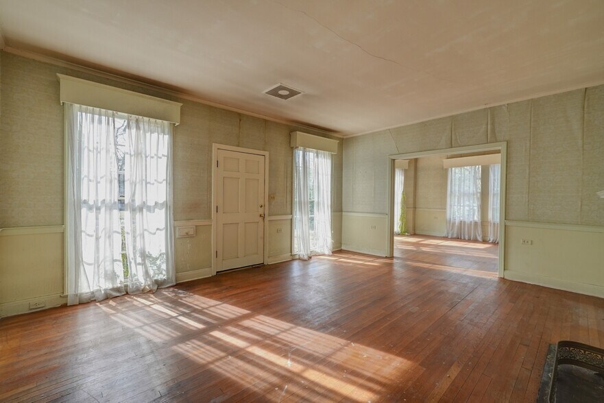 More Photos Of 12 Oak Hill Pl, Texarkana Office For Sale