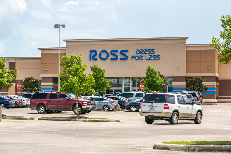 More Photos Of I 45, League City Unknown For Lease