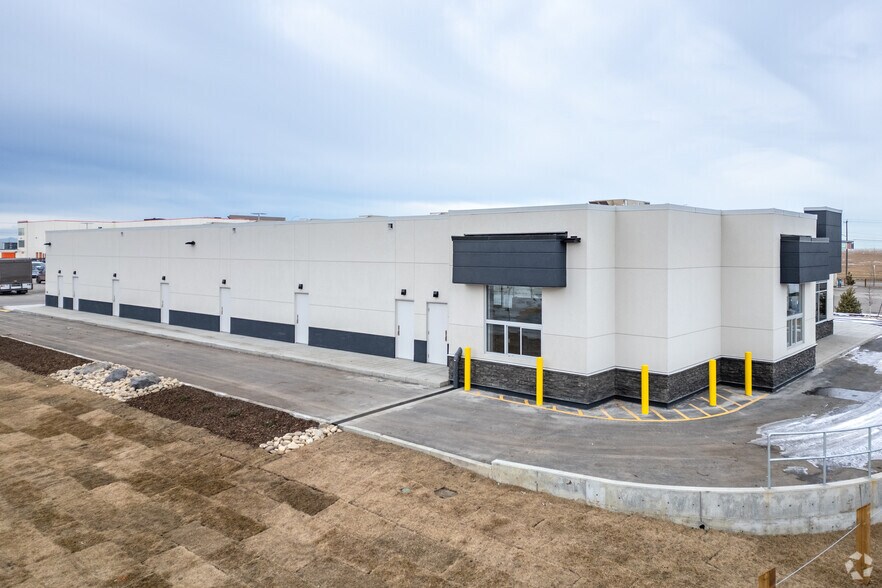 More Photos Of 11281 38 St NE, Calgary Storefront For Lease